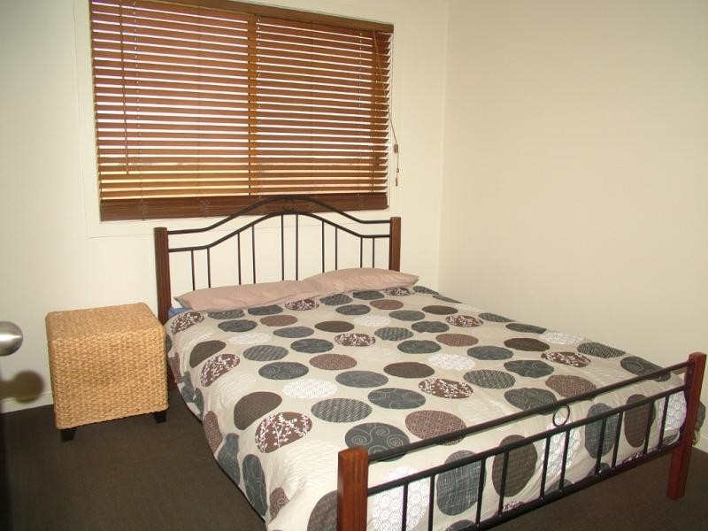 8A & 8B Daffodil  Ct, Dubbo NSW 2830