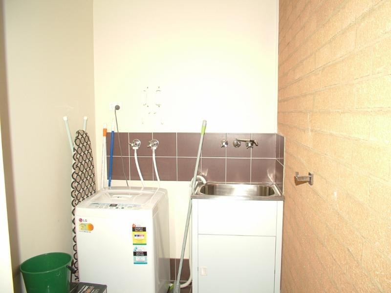 8A & 8B Daffodil  Ct, Dubbo NSW 2830
