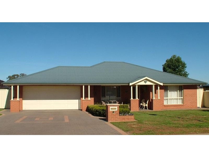 16 Sunvale Ave, Dubbo NSW 2830