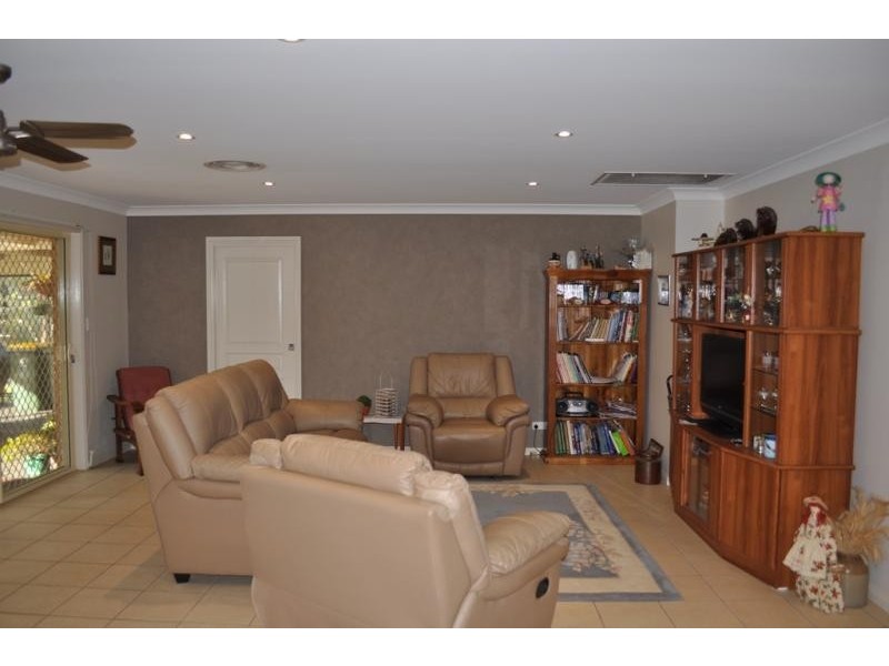 16 Sunvale Ave, Dubbo NSW 2830