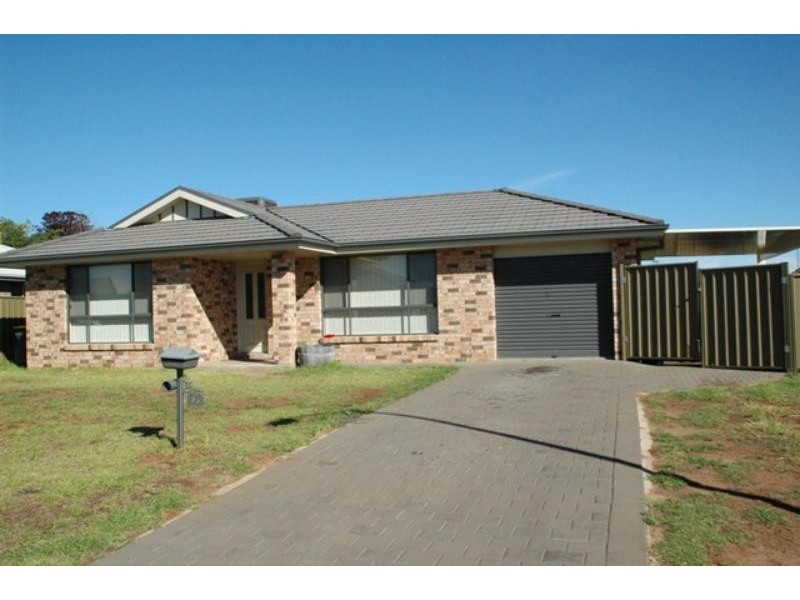 23 Arthur Summons St, Dubbo NSW 2830