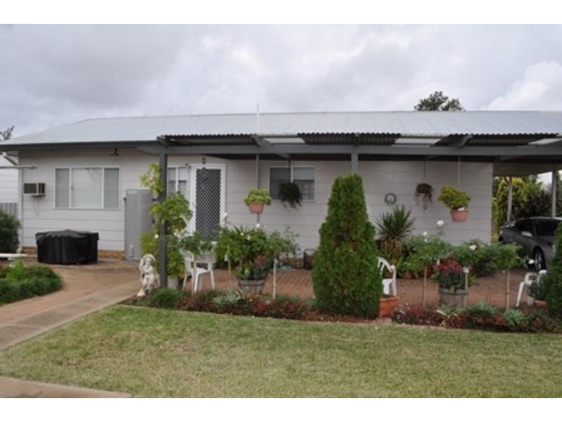 35 Bobs  St, Gilgandra NSW 2827
