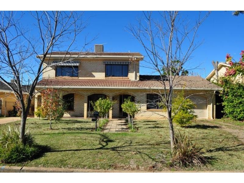10 Hazelwood Dr, Dubbo NSW 2830