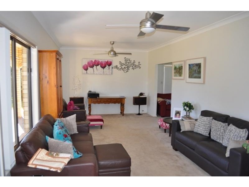 10 Hazelwood Dr, Dubbo NSW 2830