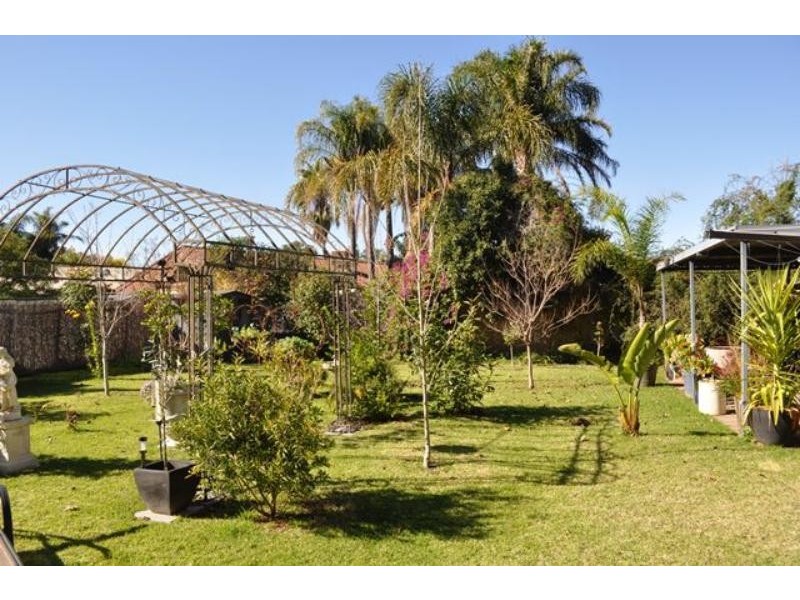 10 Hazelwood Dr, Dubbo NSW 2830