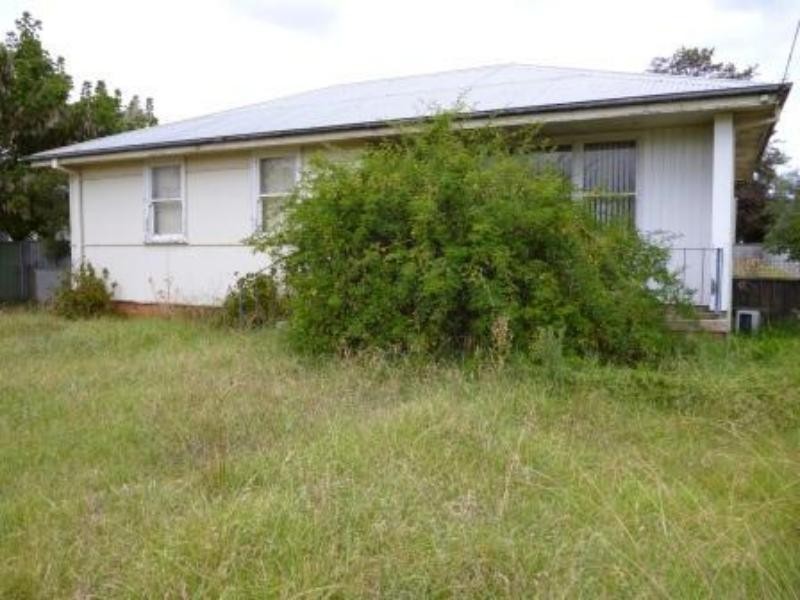 106 Simpson  St, Wellington NSW 2820
