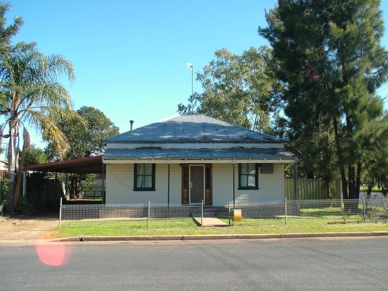 1 Pozieres  St, Dubbo NSW 2830