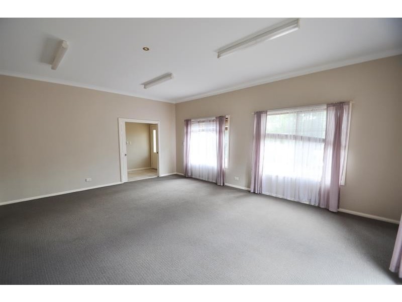 1 Lancaster Park Pl, Dubbo NSW 2830