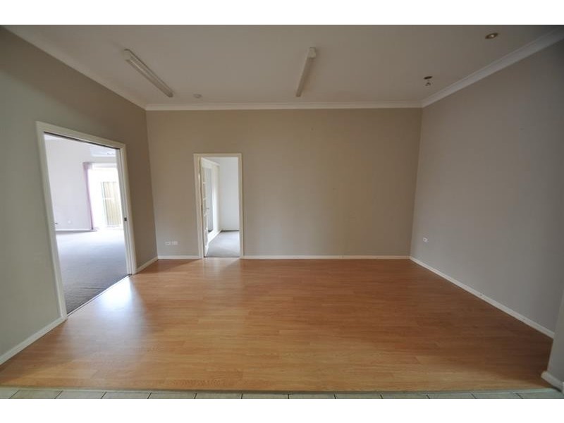 1 Lancaster Park Pl, Dubbo NSW 2830