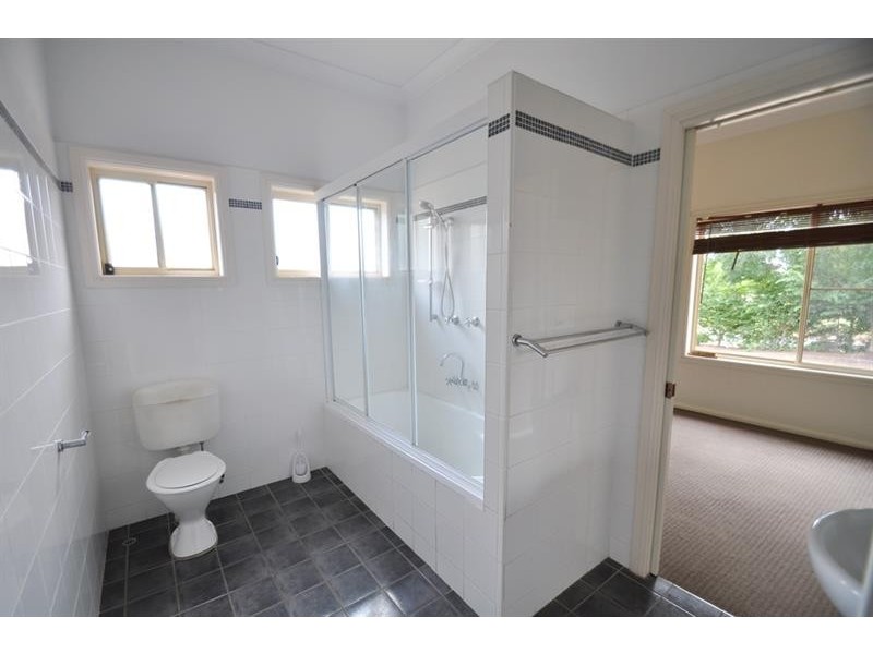 1 Lancaster Park Pl, Dubbo NSW 2830