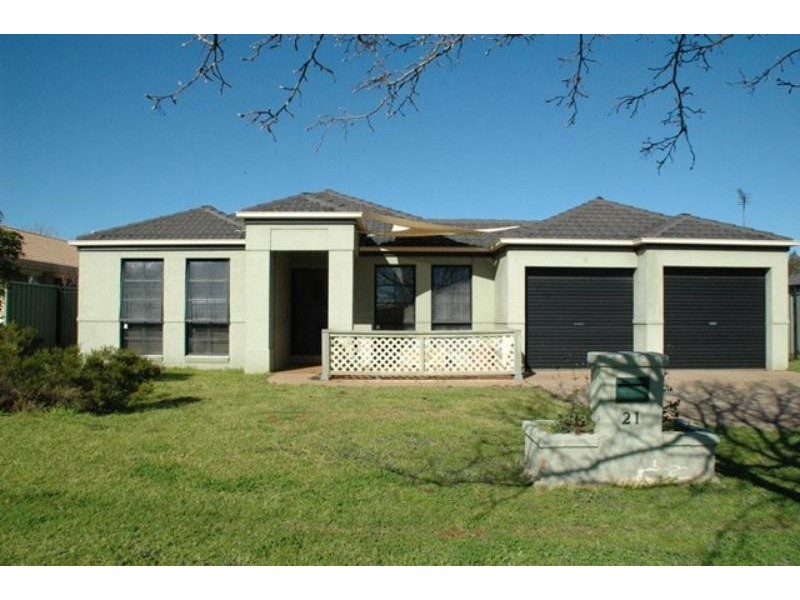 21 Castlereagh Ave, Dubbo NSW 2830