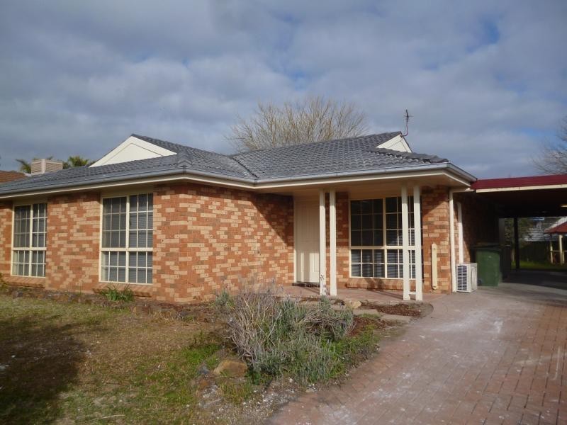 32 John Glenn Cl, Dubbo NSW 2830