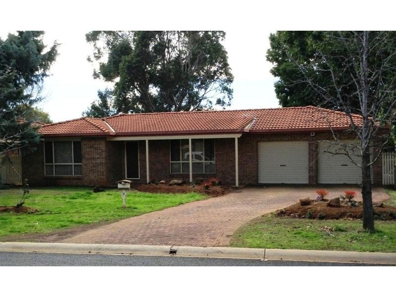 32 Davidson Dr, Dubbo NSW 2830