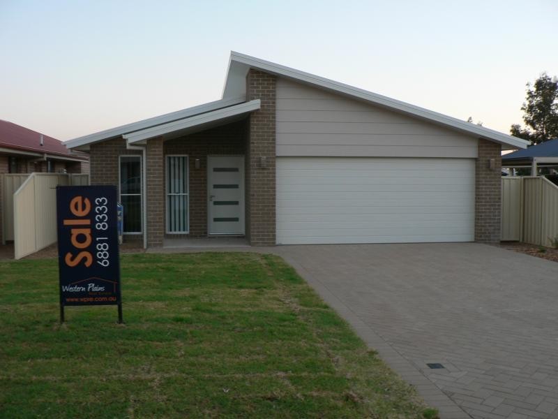 4 B Keswick Park  Way, Dubbo NSW 2830
