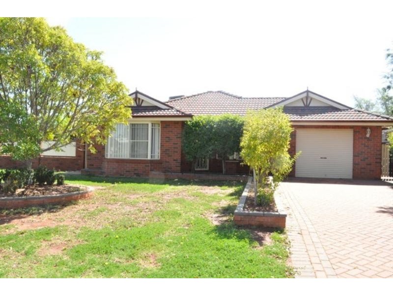 50 Websdale Dr, Dubbo NSW 2830