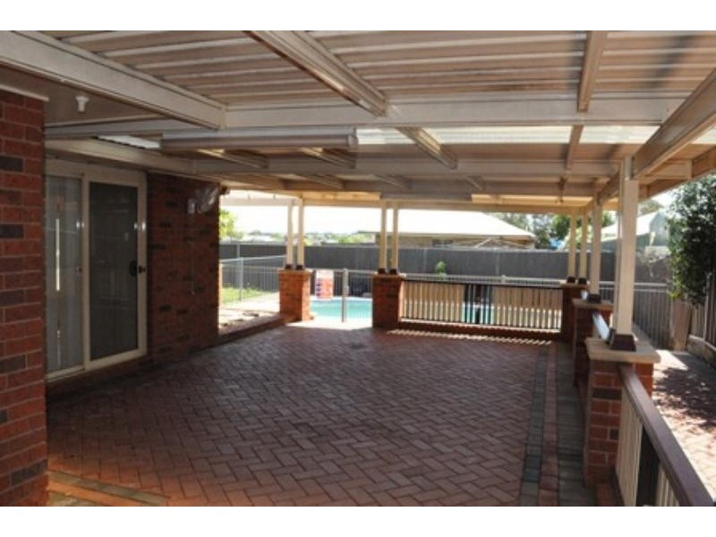 50 Websdale Dr, Dubbo NSW 2830