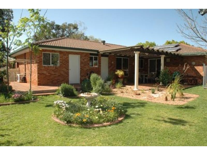 5 Andrew Pl, Dubbo NSW 2830