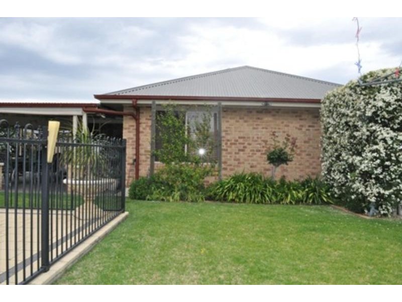 7 Manning Pl, Dubbo NSW 2830