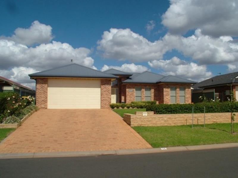 30 Cypress Point Dr, Dubbo NSW 2830