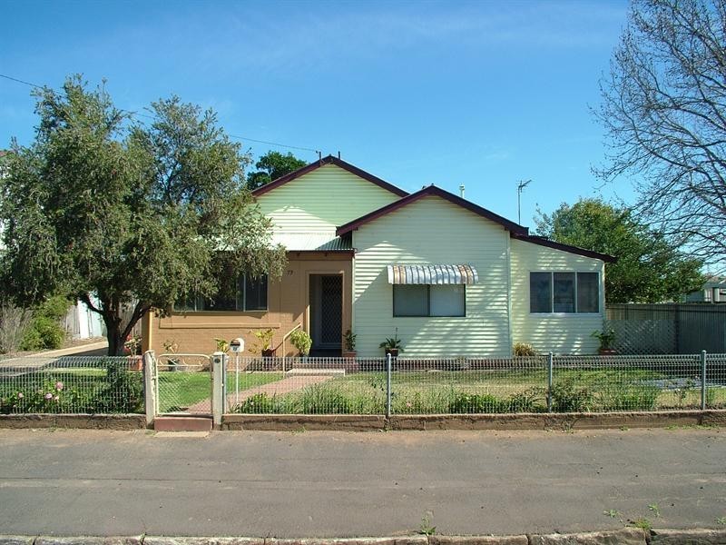 79 Bourke St, Dubbo NSW 2830