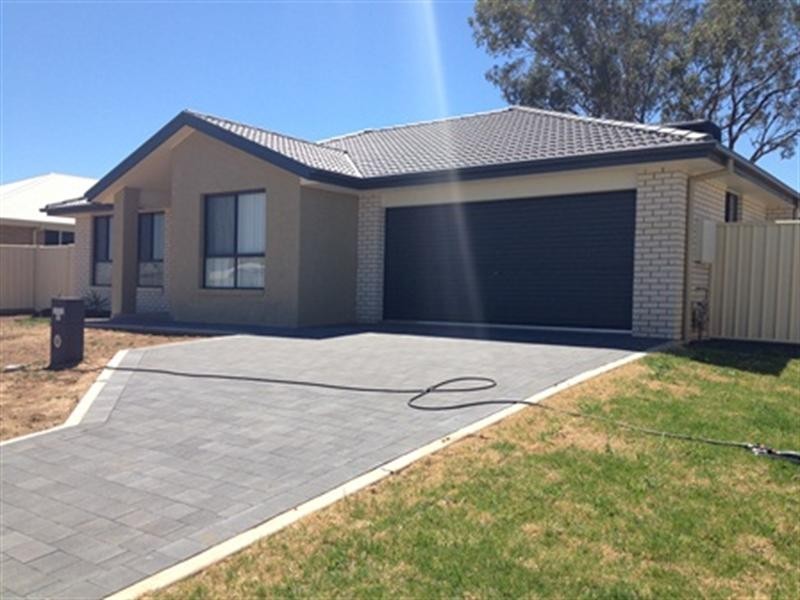 11 Timgarlen  Ave, Dubbo NSW 2830