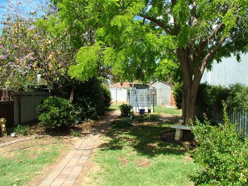 31 Merilba St, Narromine NSW 2821