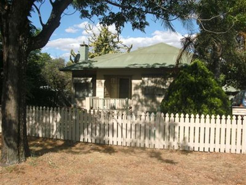 40 Bennett St, Dubbo NSW 2830
