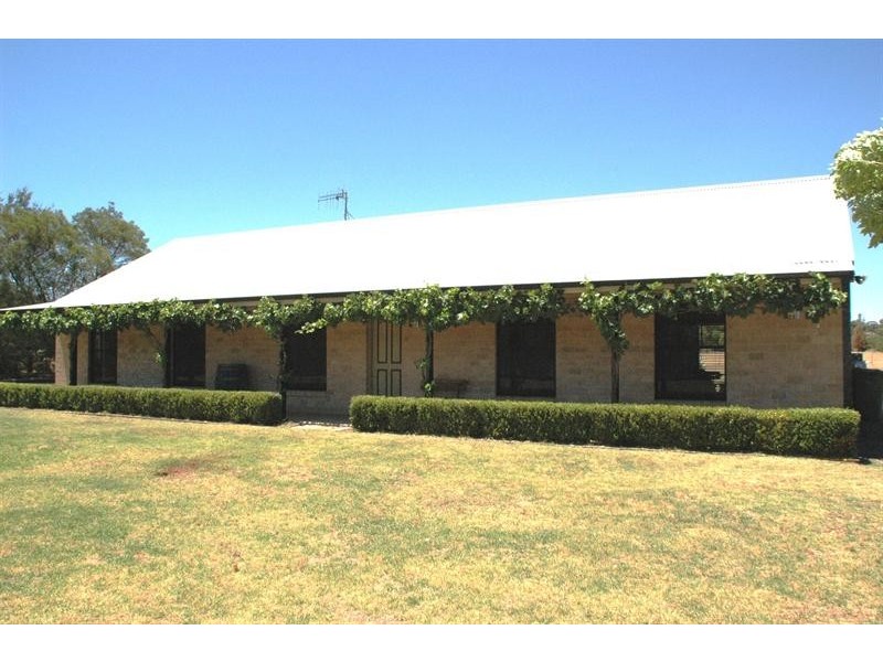 8 Torryburn Way, Dubbo NSW 2830