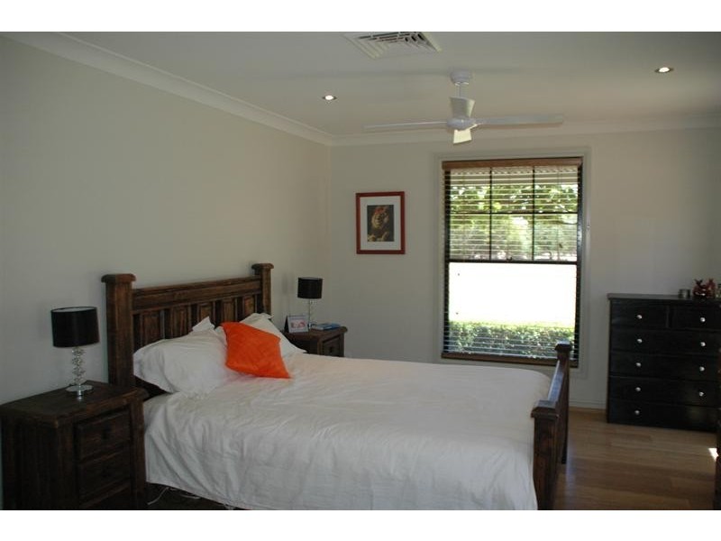 8 Torryburn Way, Dubbo NSW 2830