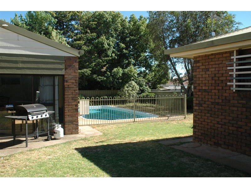 20 Birch Ave, Dubbo NSW 2830