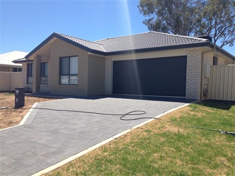 11 Timgarlen Ave, Dubbo NSW 2830