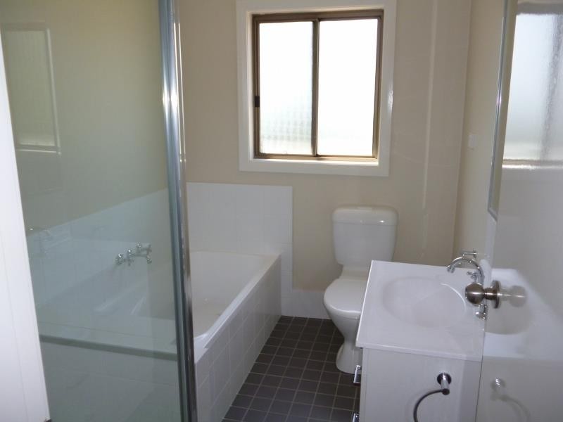 6 Armstrong Cres, Dubbo NSW 2830