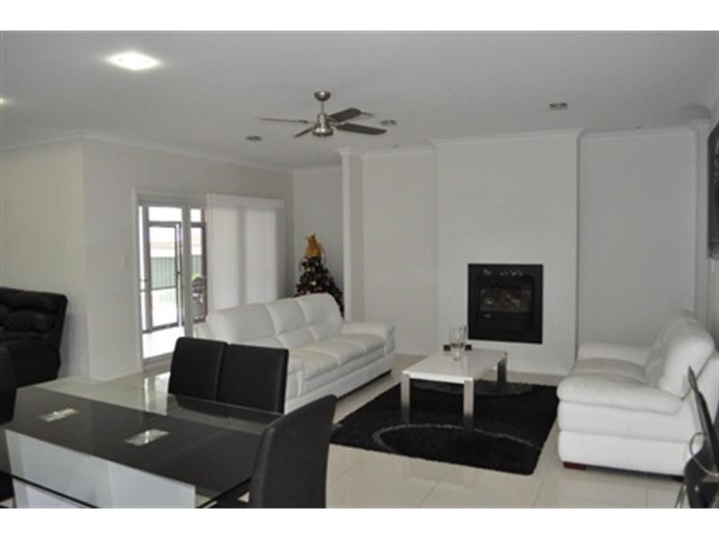 72 Dunheved  Cir, Dubbo NSW 2830