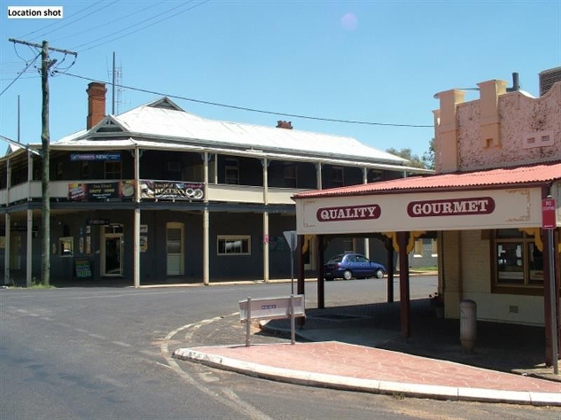 64 Warren Rd, Gilgandra NSW 2827