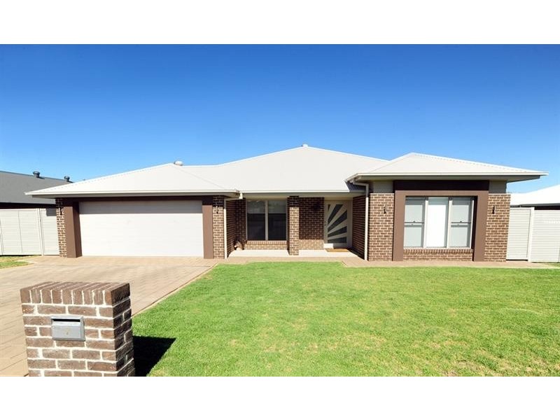 7 Crossroads  Dr, Dubbo NSW 2830