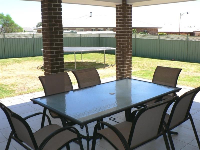 7 Crossroads  Dr, Dubbo NSW 2830