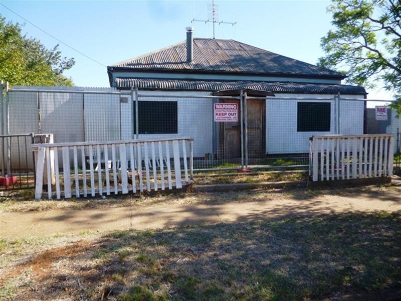 146 Warne St, Wellington NSW 2820