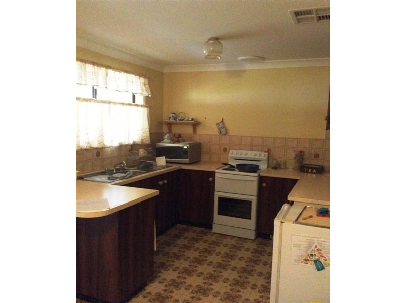 13 Doncaster  Ave, Dubbo NSW 2830