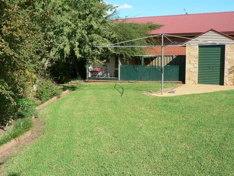 7 Brian Hambly Pl, Dubbo NSW 2830