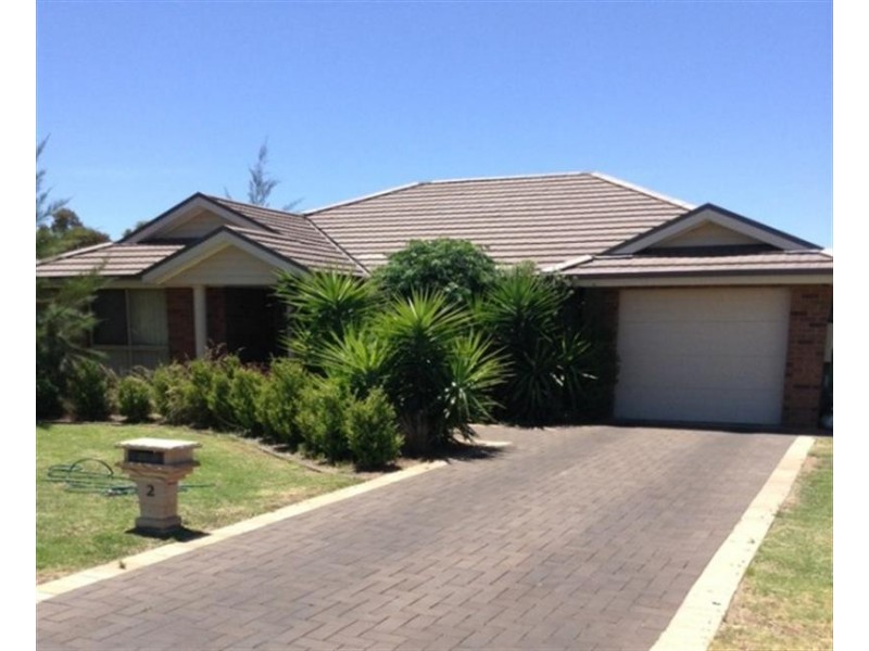 2 Daffodil Ct, Dubbo NSW 2830