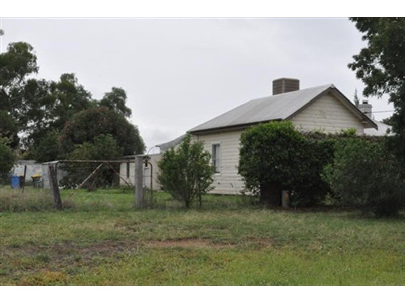 21 Farnell St, Mendooran NSW 2842