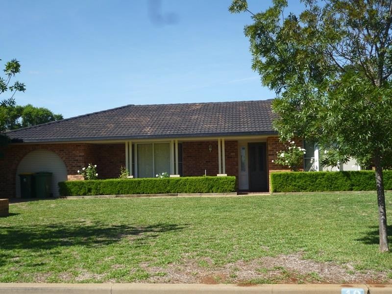 10 Royal Pde, Dubbo NSW 2830