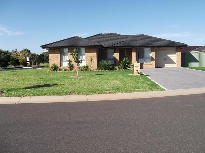 2B  Jonquil Ct, Dubbo NSW 2830