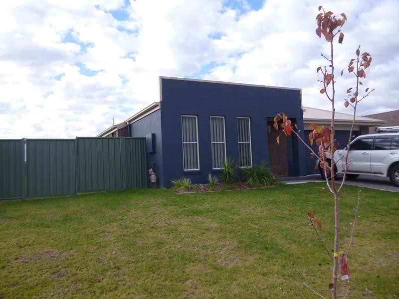 34 Dalbeattie Cres, Dubbo NSW 2830