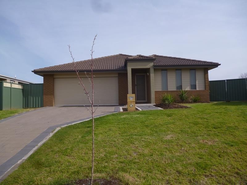14 Dalbeattie Cres, Dubbo NSW 2830