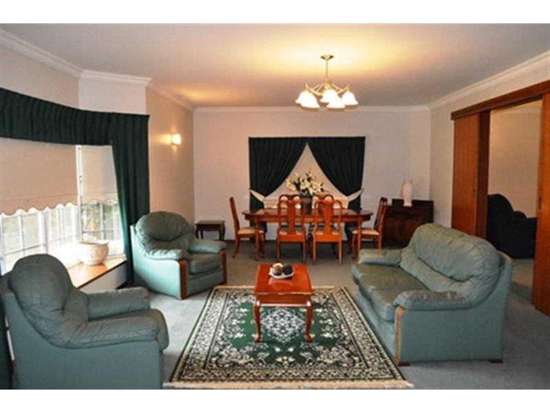 30 Sapphire St, Dubbo NSW 2830