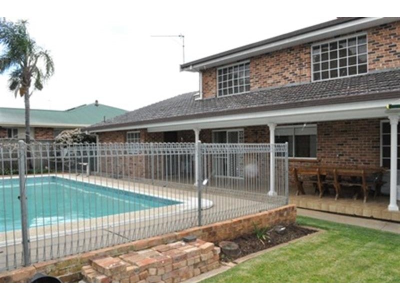 30 Sapphire St, Dubbo NSW 2830