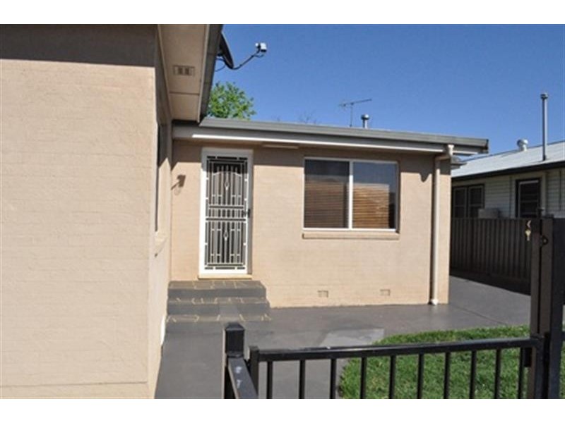 68 Bennett St, Dubbo NSW 2830