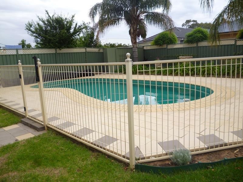 12 Carnegie Ave, Dubbo NSW 2830