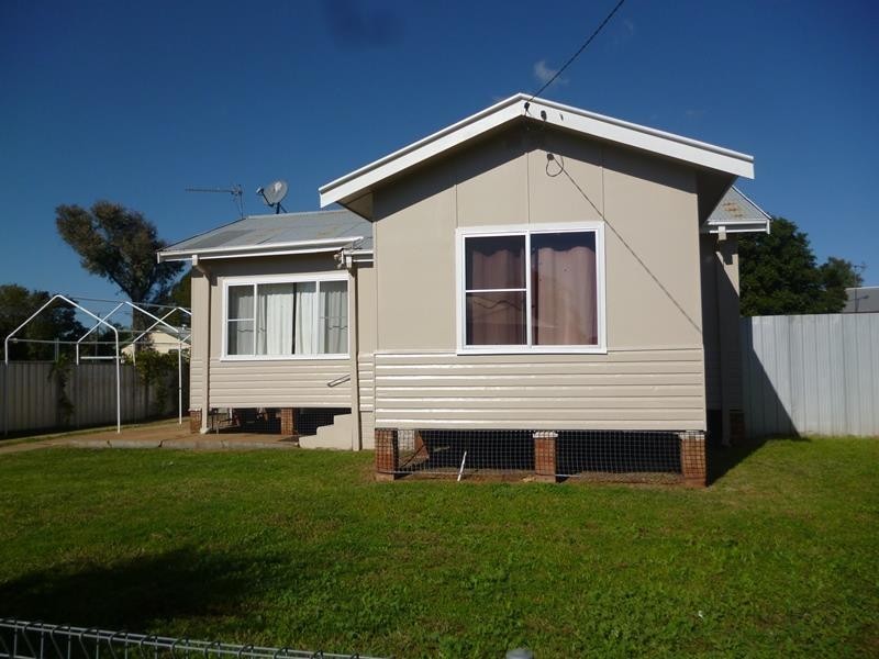 10 Wattle  St, Dubbo NSW 2830